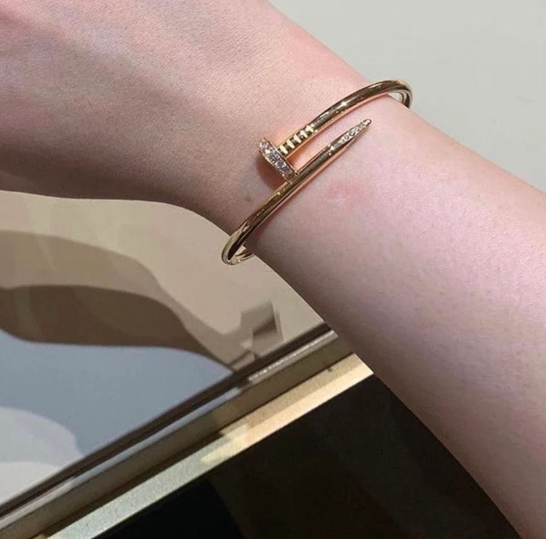 Nail Handcuff