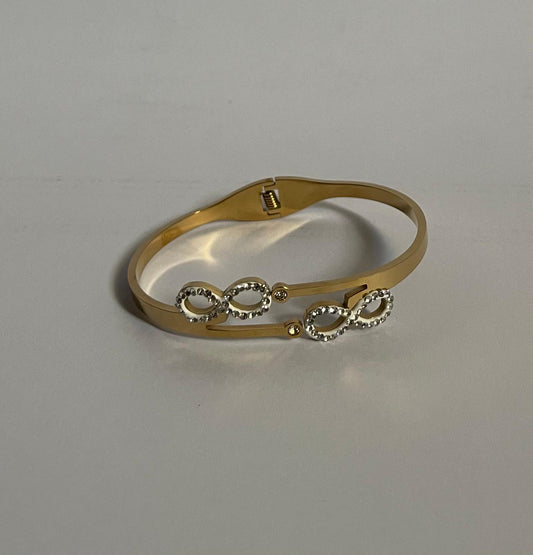 Aura Handcuff